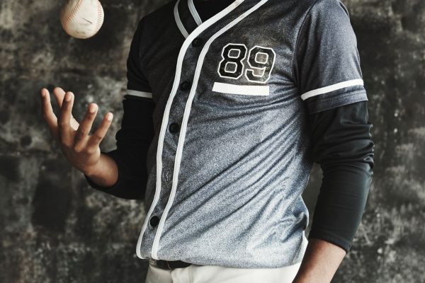 Frappant de style: les chemises baseball qui frappent fort